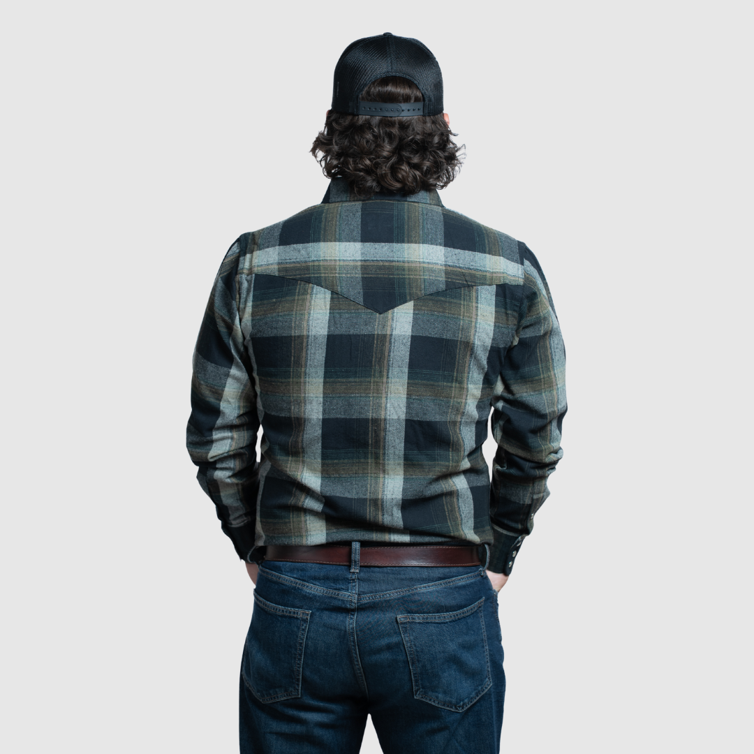 Men's Flannel Shirt from MWG Apparel. Classic western shirt style, pearl snaps, chest pockets.
