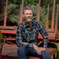 Men's long-sleeve western shirt. Plaid pattern. Pearl snaps.