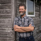 Men's short-sleeve western shirt. Plaid pattern. Pearl snaps.