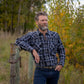 Men's long-sleeve western shirt. Plaid pattern. Pearl snaps.