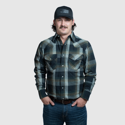Men's Flannel Shirt from MWG Apparel. Classic western shirt style, pearl snaps, chest pockets.